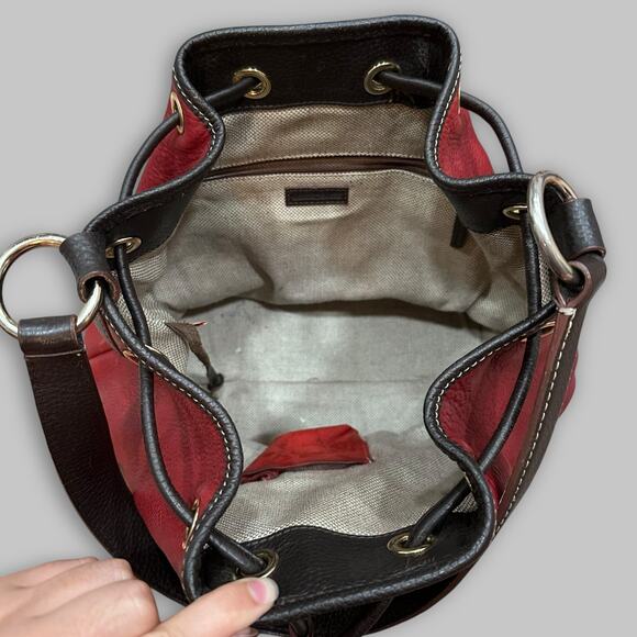 Vintage Dooney & Bourke Red & Black Pebbled Leather Drawstring Shoulder Bag - Picture 5 of 7